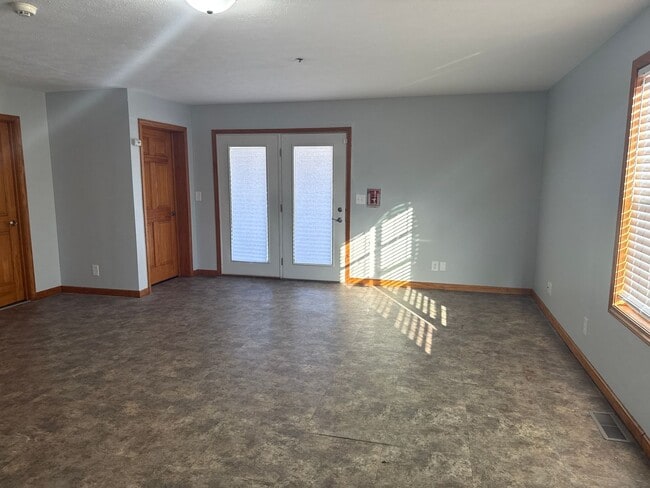 Building Photo - 2914 Sandy Ln