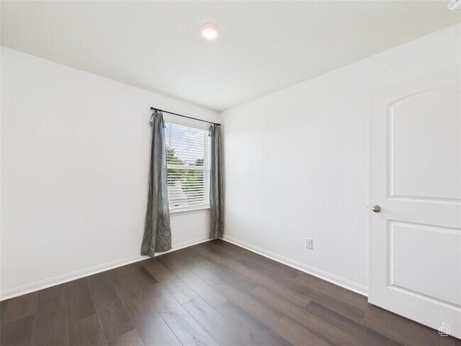 Building Photo - 1687 Twin Estates Dr