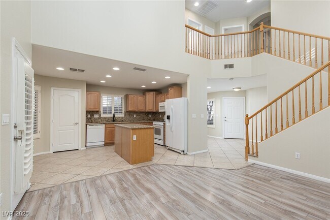 Building Photo - 7649 Lookout Hill St