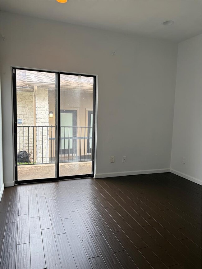 Building Photo - 3101 Birch Dr