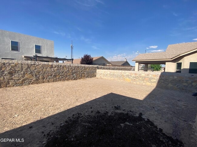 Building Photo - 408 La Puesta Dr