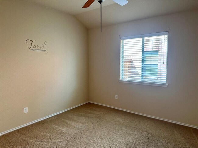 Building Photo - 1112 Mule Deer Rd
