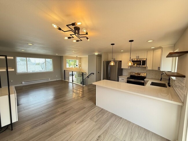 Building Photo - Renovated Ruston Home w/ Water View