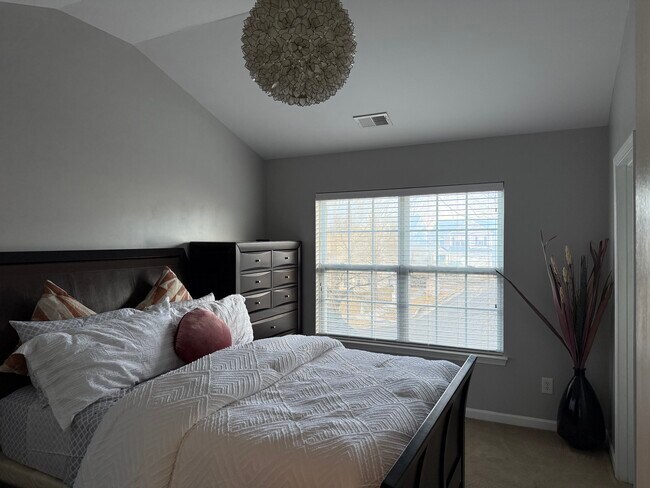 Building Photo - 2271 Crosscut Dr