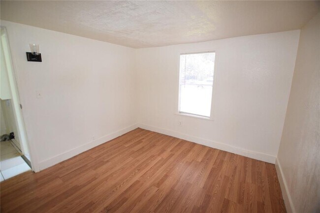 Building Photo - 5101 N Kaliga Dr
