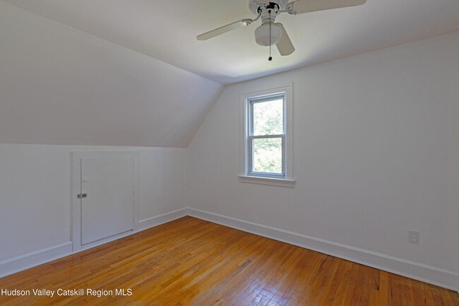 Building Photo - 8 Myer Ln