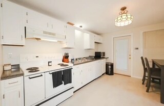 Building Photo - 21 Orchard Ter