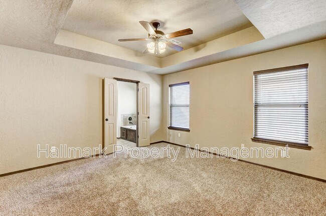 Building Photo - 508 Whispering Oaks Blvd