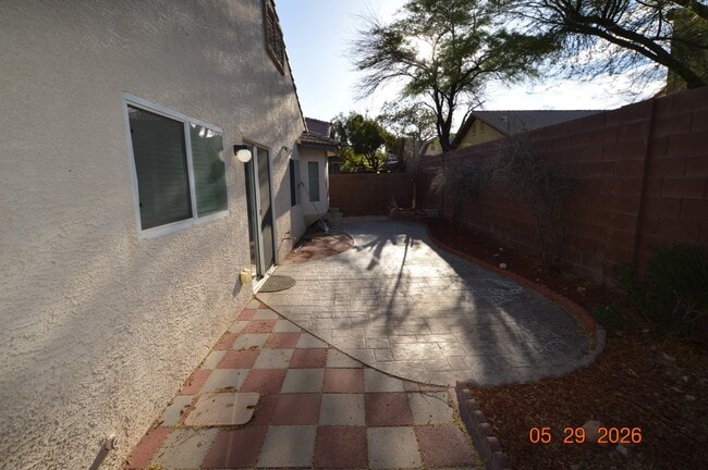 Building Photo - 8398 Hollywood Hills Ave