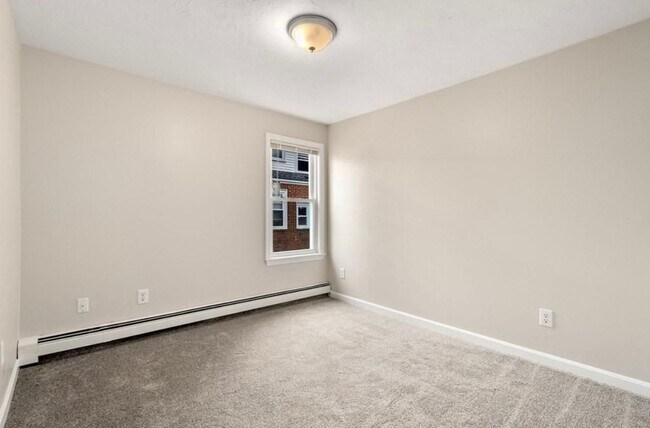 Building Photo - 17 Highland St