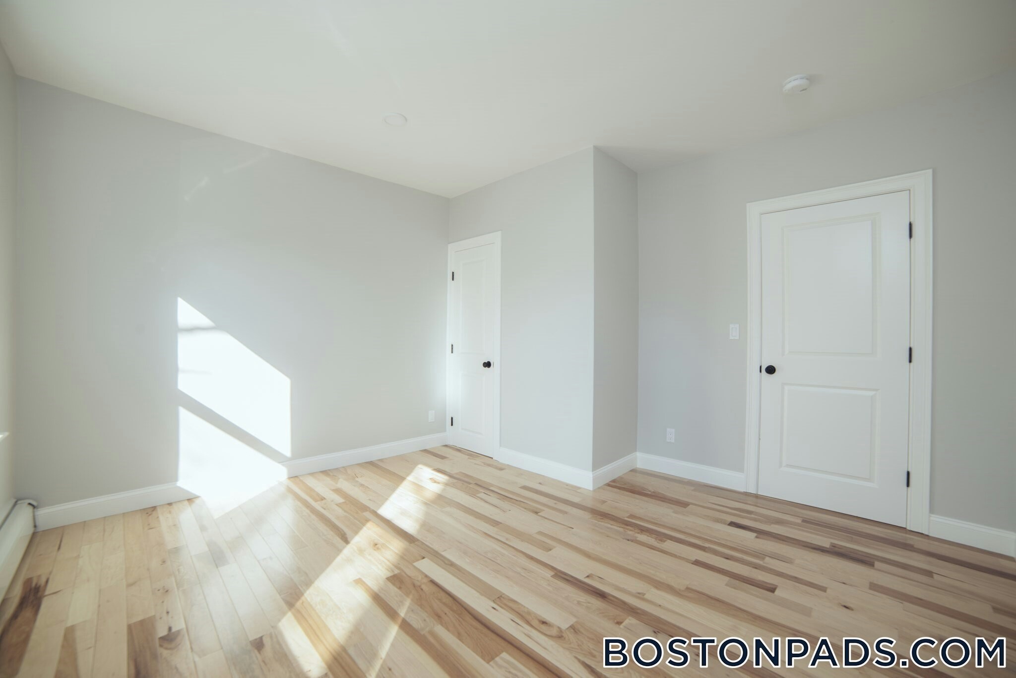 Building Photo - 10 Duffley Ct