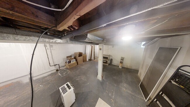 Building Photo - 811 Rose Ave