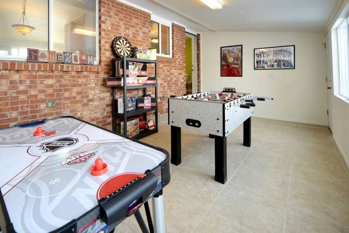 Building Photo - 4680 Talbot Dr
