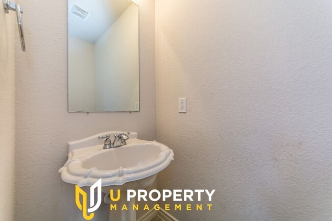 Building Photo - 5425 Smt Vw Dr