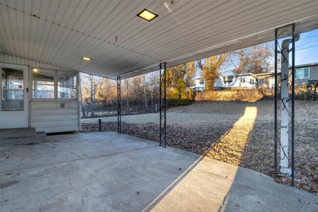 Building Photo - 9014 Ellison Dr