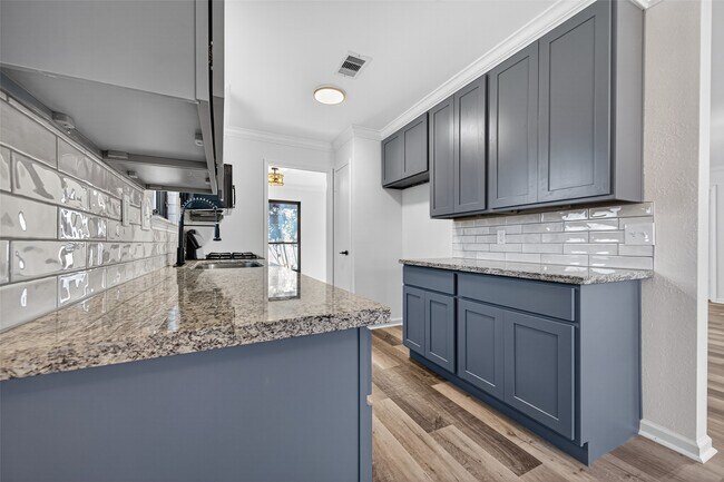 Building Photo - 17418 Largs Cir