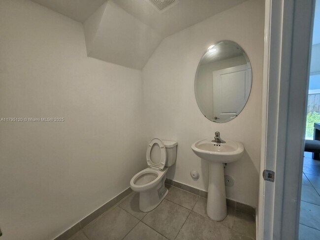Building Photo - 28553 SW 134th Ct