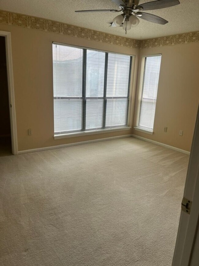 Building Photo - 906 Indian Wells Ct