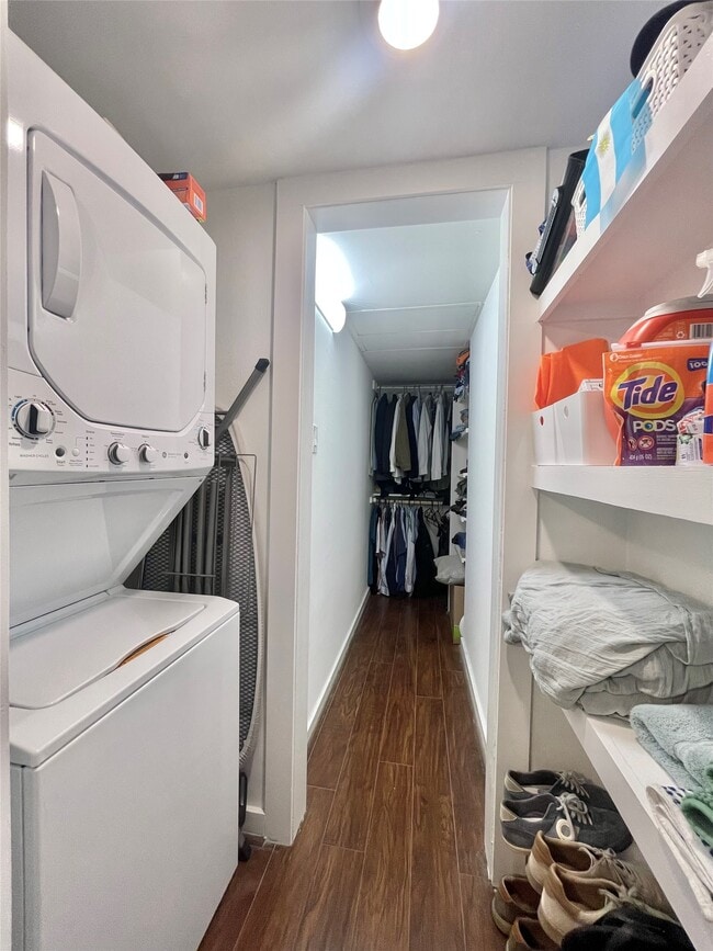 Building Photo - 412 Pacific St