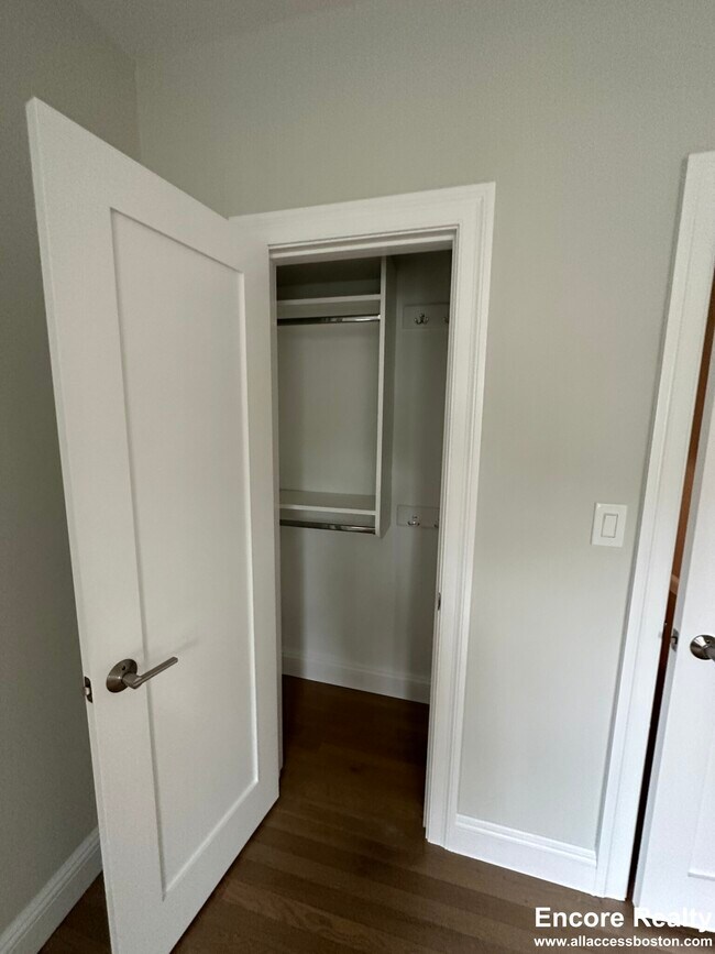 Building Photo - 24 Park St