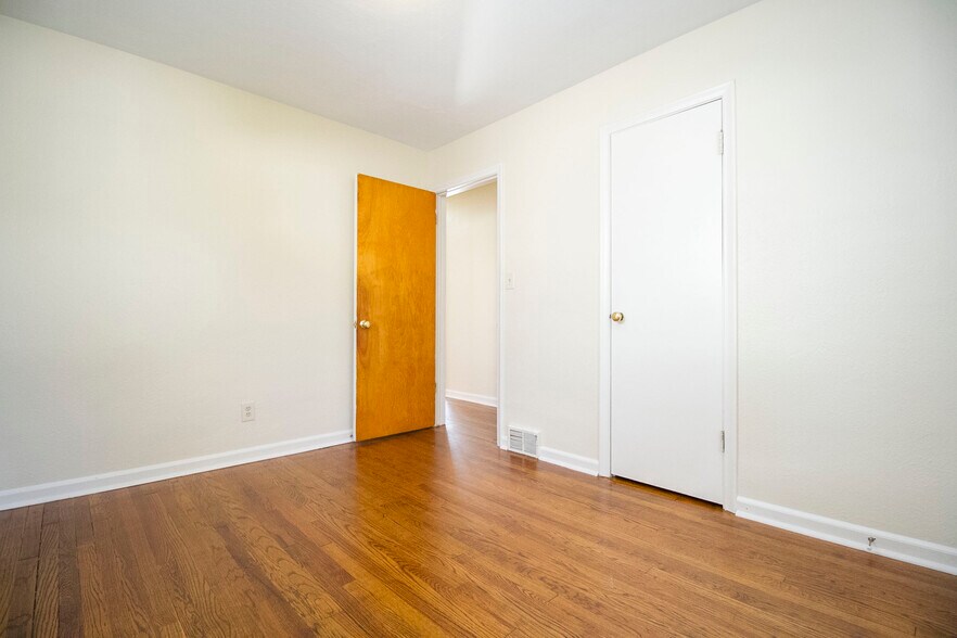 Building Photo - 1758 Talbot St