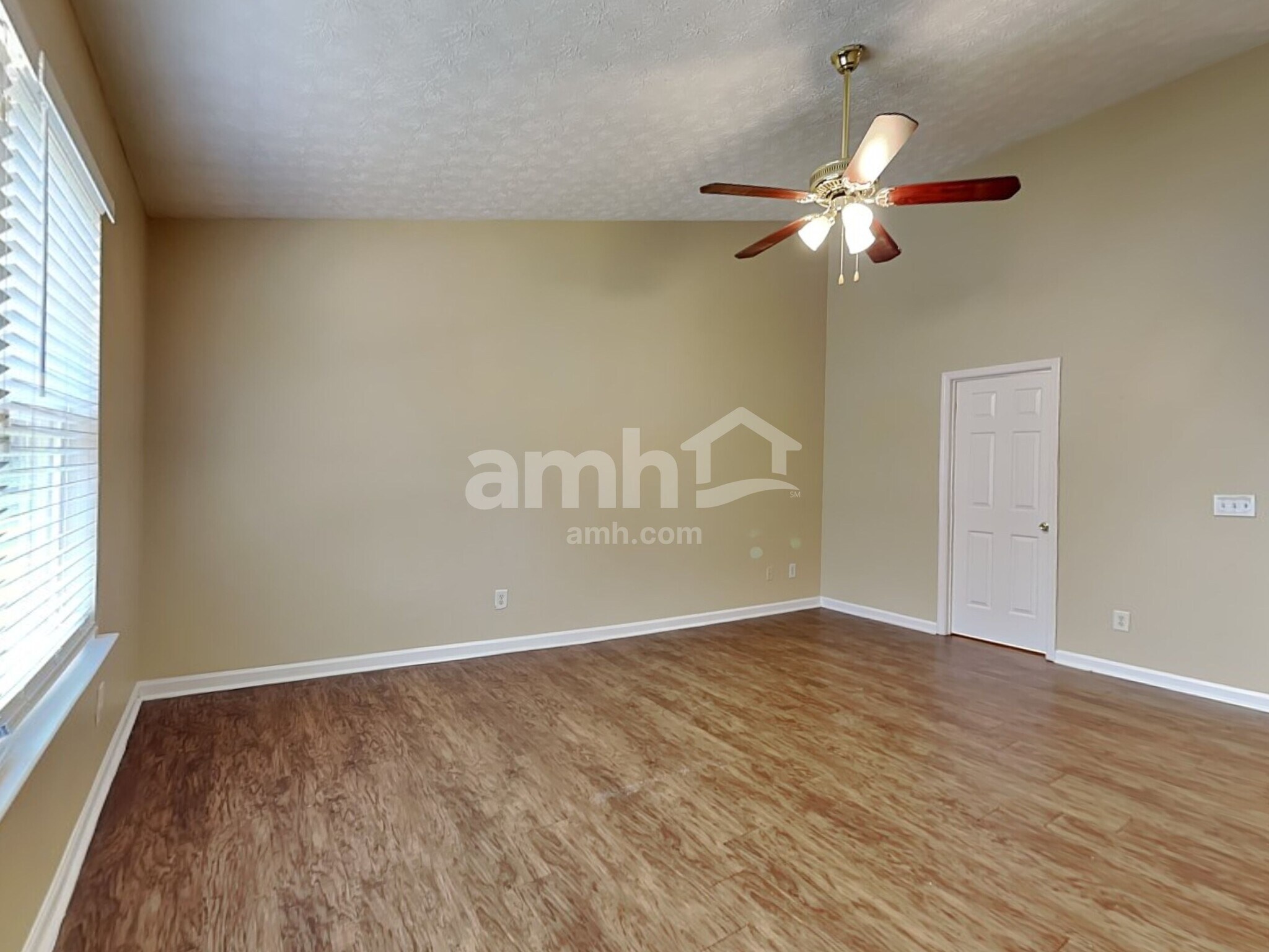 Building Photo - 3211 Deer Valley Dr NW
