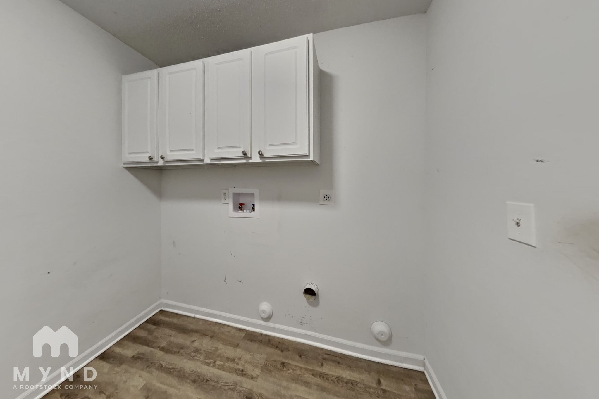 Building Photo - 4076 Clovelly Dr
