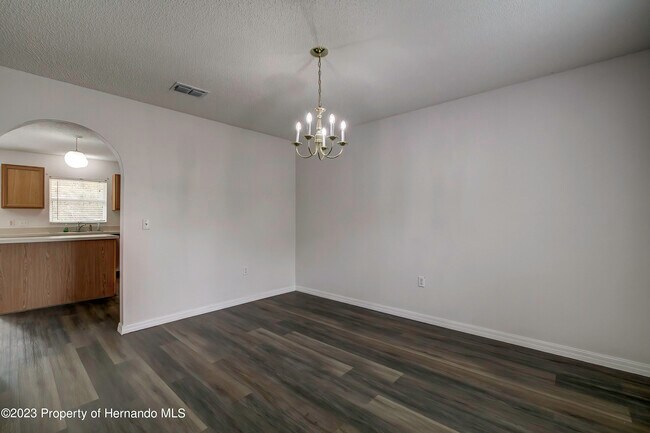 Building Photo - 6322 Grapewood Rd