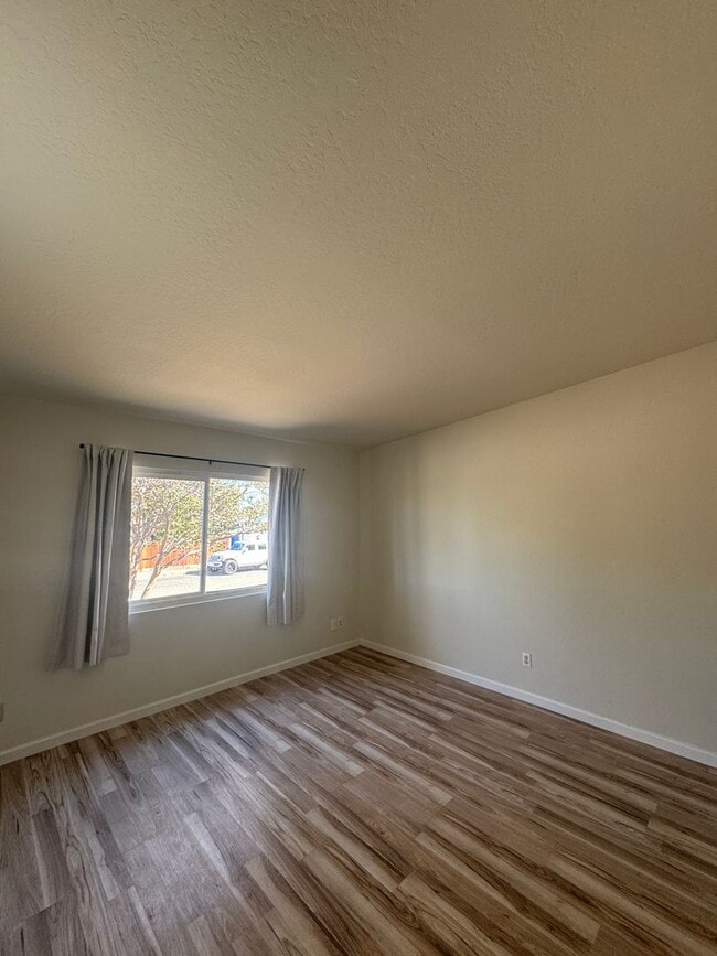 Building Photo - 103 Pueblo Way