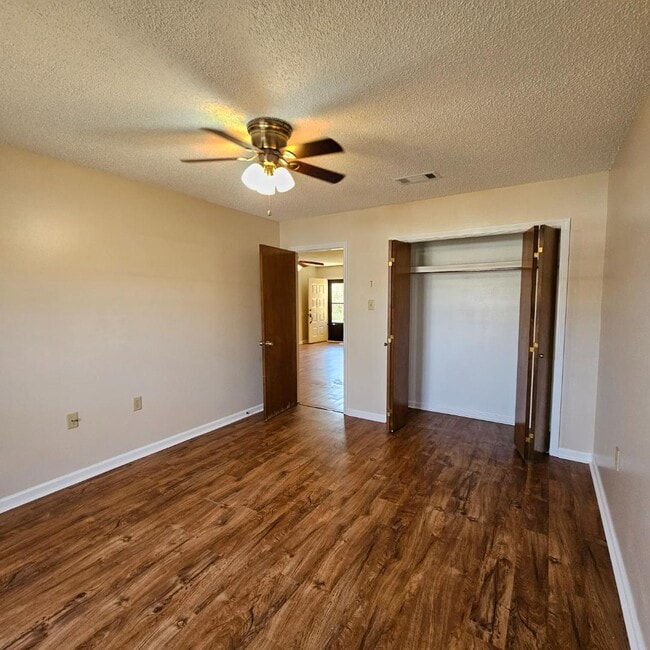 Building Photo - 1013 Talbot Ave