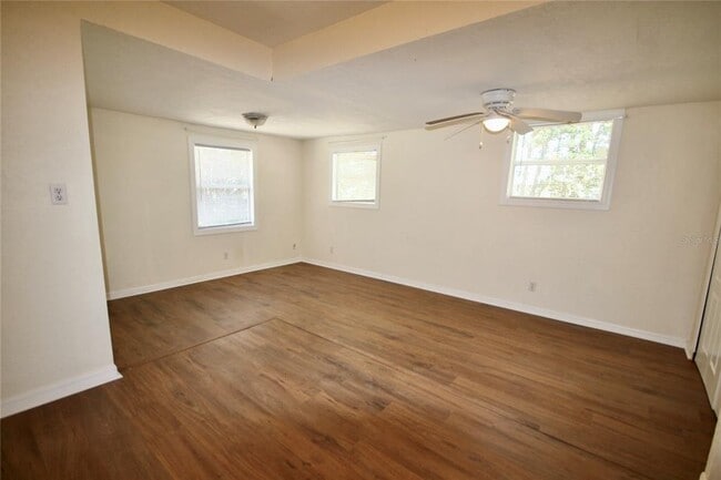Building Photo - 1806 S Cedar Ave