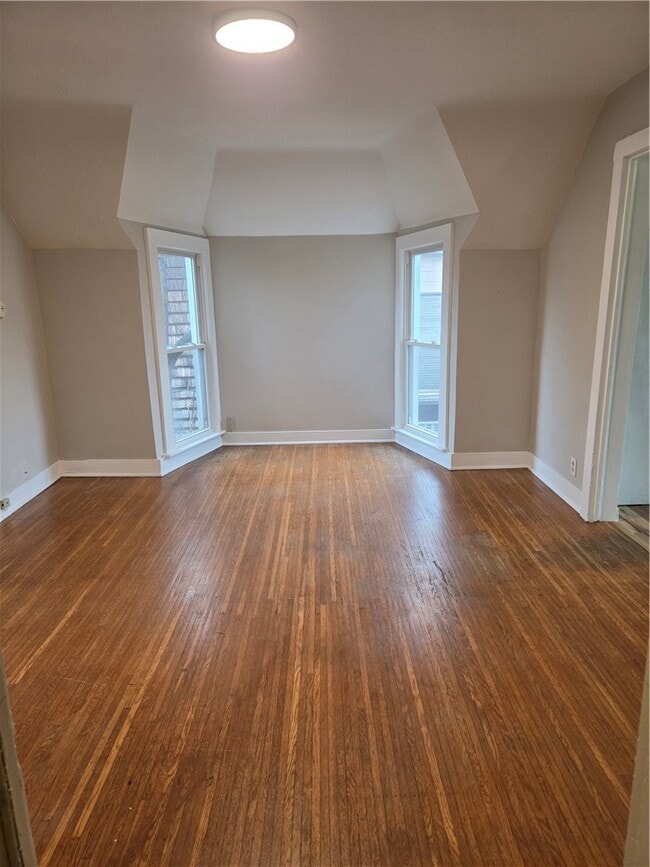 Building Photo - 21 Gardiner Park