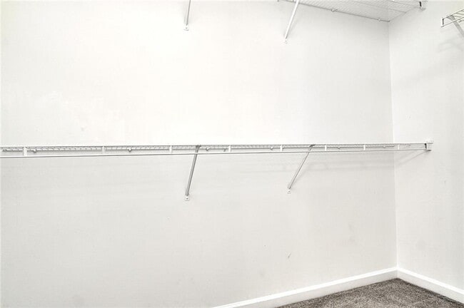 Building Photo - 130 Springbottom Dr SE