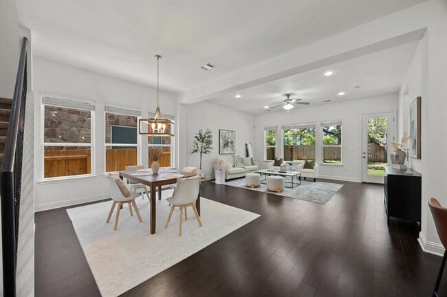 Building Photo - 5305 Mandevilla Dr