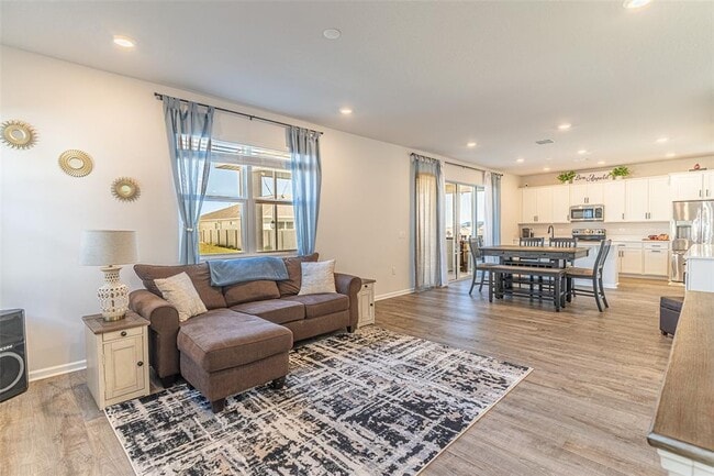 Building Photo - 1123 Sugarwood St