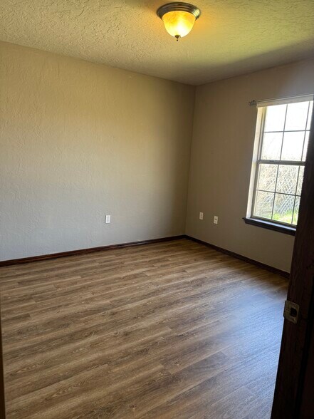 Building Photo - 505 SW 164th Ter