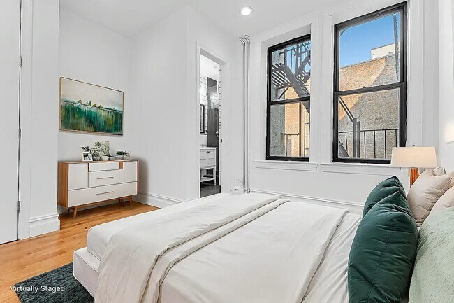 Building Photo - 493 Seventh Avenue