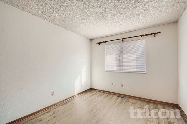 Building Photo - 6552 W Morraine Pl