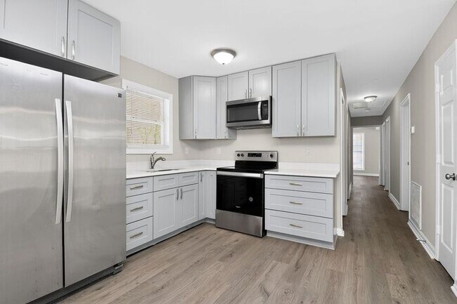 Building Photo - Updated 3BD/2BA Ranch in Lowell, NC!