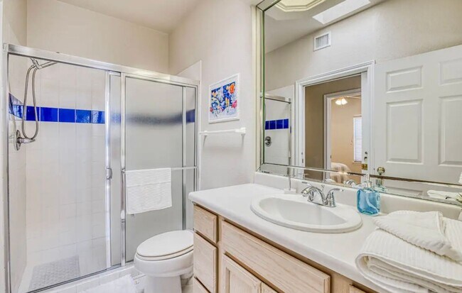 Building Photo - Short Term leases optionn4 Bedrooms 3 baths( near by Sunland Park Dr & Mesa St)