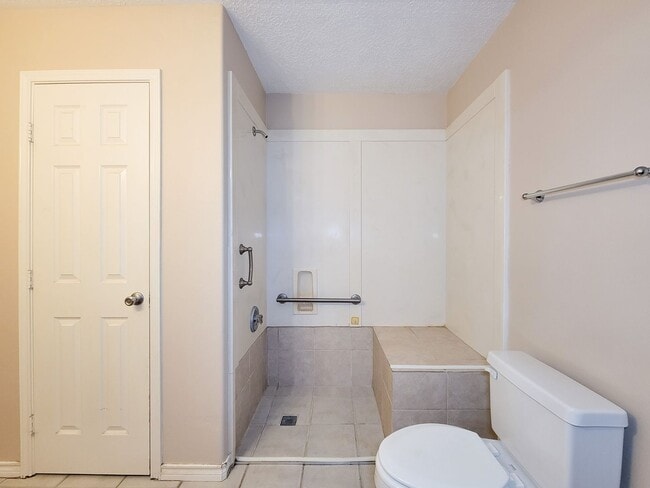 Building Photo - Welcome to your next home in the heart of Downtown Cleveland, Texas! This inviting 3-bedroom, 2-b...