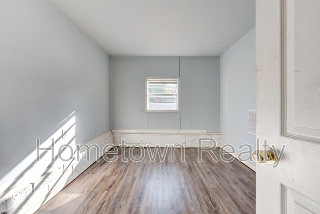 Building Photo - 9809 N McKinley Ave
