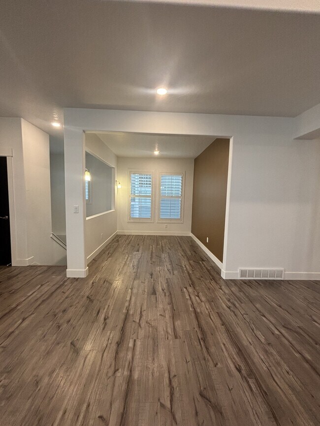 Building Photo - 6153 W Poplar View Dr