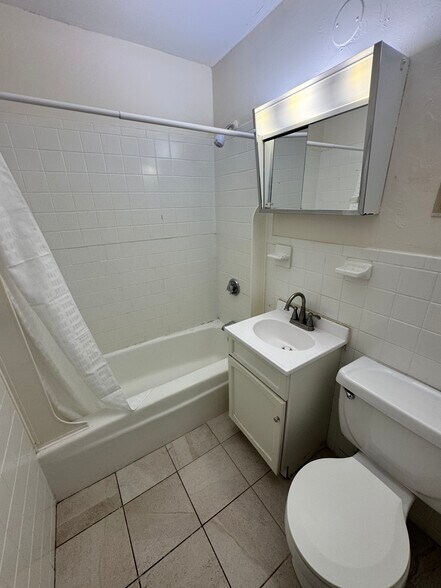 Building Photo - 80 Gardner St