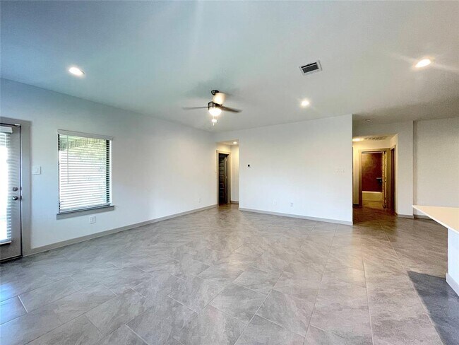 Building Photo - 3947 Everett Terrace Ln