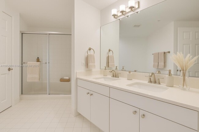 Building Photo - 17100 N Bay Rd