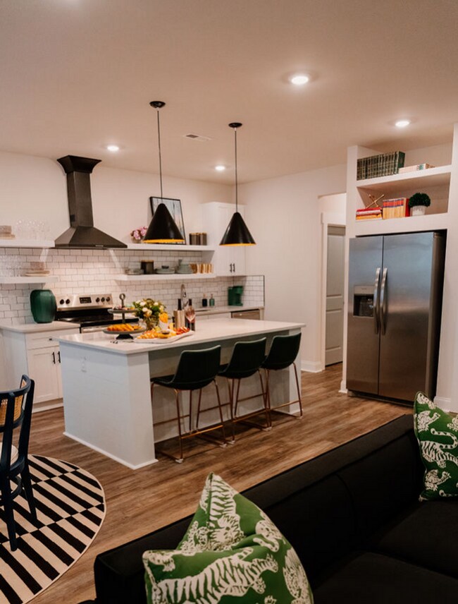 Building Photo - FURNISHED SKYE SINGLE FAMILY HOME