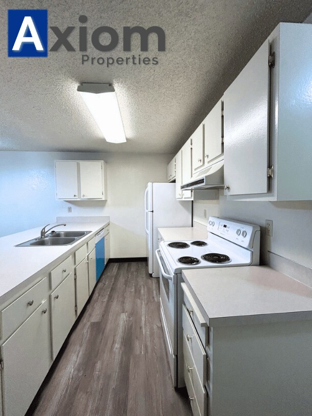 Building Photo - 2128 Marigold St