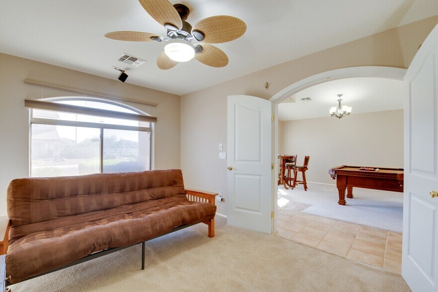 Building Photo - 3830 E Thornton Ave