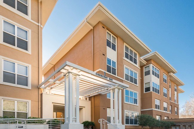Building Photo - 301 Crescent Ct